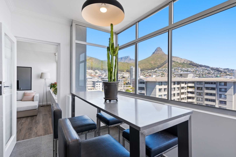 2 Bedroom Property for Sale in Sea Point Western Cape